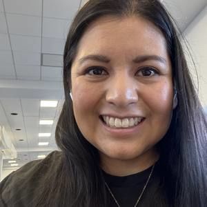 Meet your Posher, Alicia